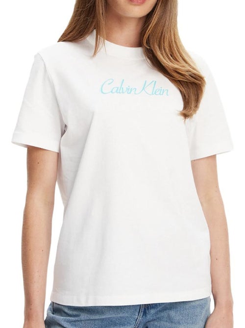 T-shirt Calvin Klein Jeans com Logótipo Clássico para Mulher - Kiabi T-shirt Calvin Klein Jeans com Logótipo Clássico para Mulher - Kiabi