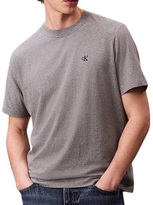 T-Shirt Calvin Klein Jeans Easy para Homem Cinzenta LV04RC275G - Kiabi T-Shirt Calvin Klein Jeans Easy para Homem Cinzenta LV04RC275G - Kiabi