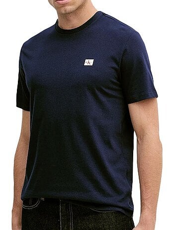 T-shirt calvin klein jeans mauve para homem com crachá l4g