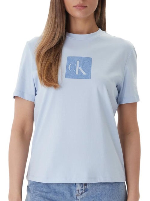 T-Shirt Calvin Klein Jeans Monogram Azul para Mulher - Kiabi T-Shirt Calvin Klein Jeans Monogram Azul para Mulher - Kiabi