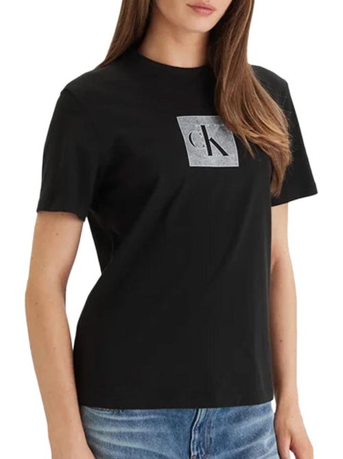 T-Shirt Calvin Klein Jeans Monogramada Preta para Mulher - Kiabi T-Shirt Calvin Klein Jeans Monogramada Preta para Mulher - Kiabi