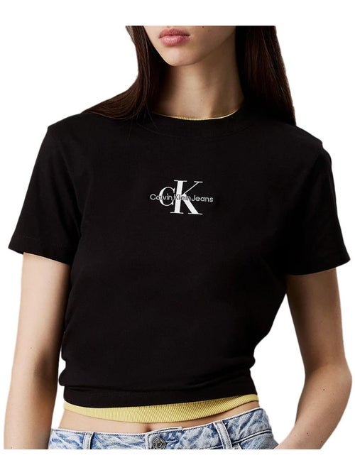 T-shirt Calvin Klein Jeans Monologo Baby para Mulher Preto - Kiabi T-shirt Calvin Klein Jeans Monologo Baby para Mulher Preto - Kiabi