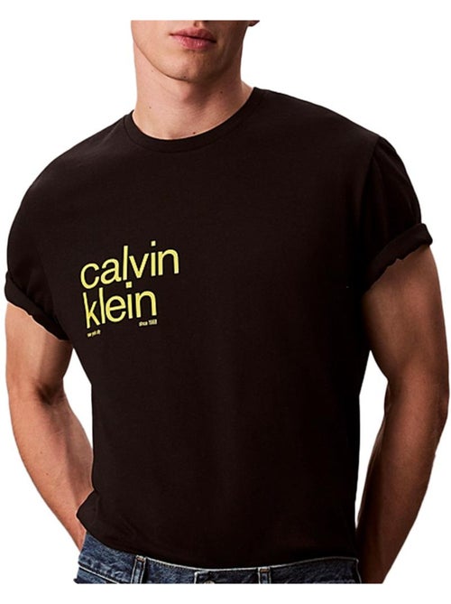 T-Shirt Calvin Klein Jeans para Homem Preto/Amarelo LV04RD810G - Kiabi T-Shirt Calvin Klein Jeans para Homem Preto/Amarelo LV04RD810G - Kiabi