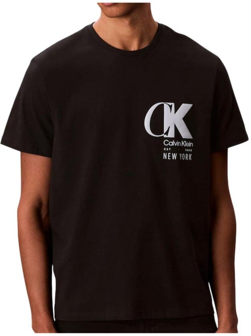 T-shirt Calvin Klein Jeans Preto para Homem SS 20s EU - Kiabi T-shirt Calvin Klein Jeans Preto para Homem SS 20s EU - Kiabi