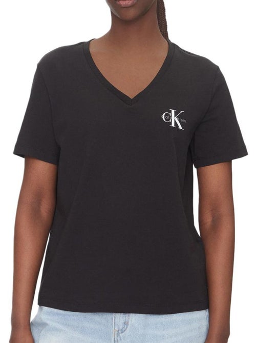 T-Shirt Calvin Klein Jeans Preto para Mulher LV047C906G - Kiabi T-Shirt Calvin Klein Jeans Preto para Mulher LV047C906G - Kiabi