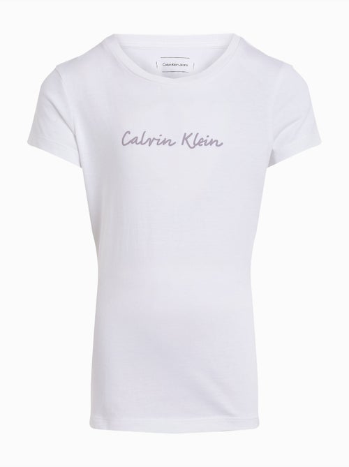 T-Shirt Calvin Klein Jeans Script Branco para Menina - Kiabi T-Shirt Calvin Klein Jeans Script Branco para Menina - Kiabi
