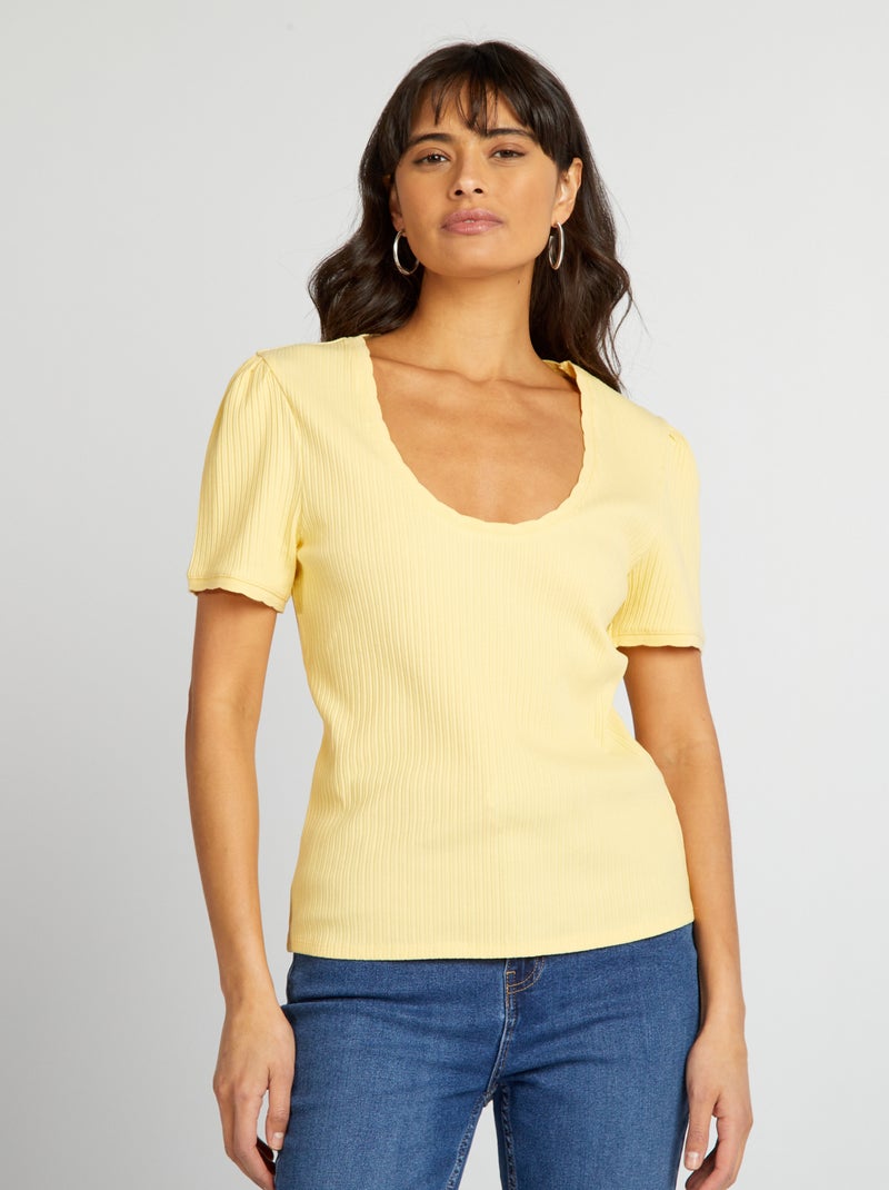 T-shirt canelada com decote pronunciado AMARELO - Kiabi