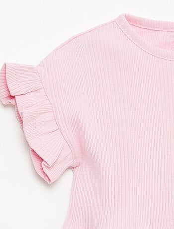 T-shirt canelada com detalhes franzidos