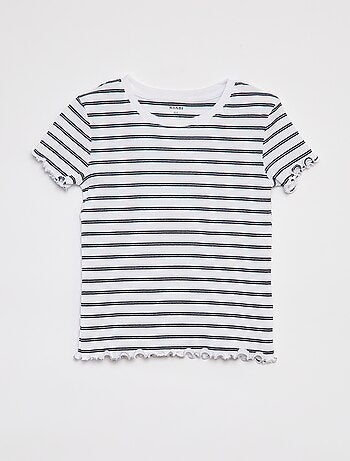 T-shirt canelada com rebordos ondulados e motivos