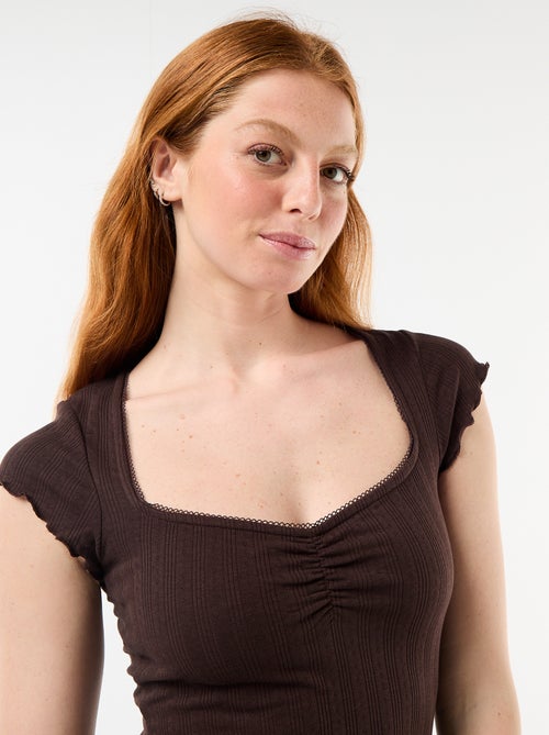 T-shirt canelada de manga curta com mangas com folhos - Kiabi