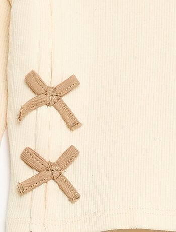 T-shirt canelado às riscas