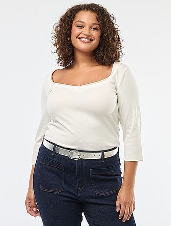 T-shirt canelado com decote amplo