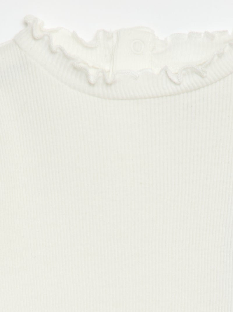 T-shirt canelado com gola ondulada Branco - Kiabi