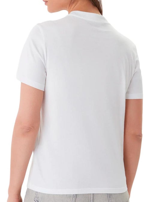 T-Shirt Clássica Feminina Calvin Klein Jeans Branca - Kiabi T-Shirt Clássica Feminina Calvin Klein Jeans Branca - Kiabi