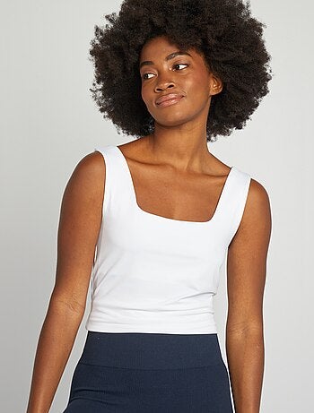 T-shirt com alças largas e gola quadrada