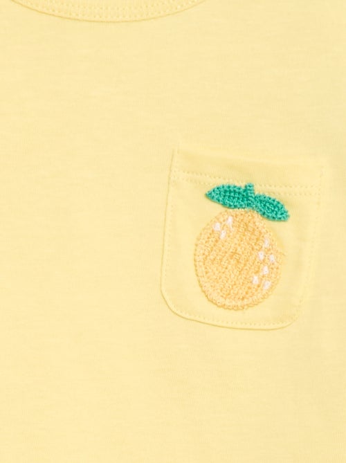 T-shirt com bolso fantasia e bordado - Kiabi