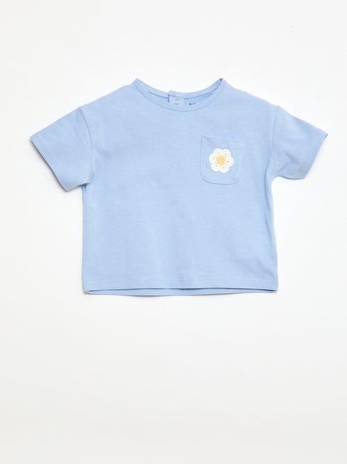 T-shirt com bolso fantasia e bordado - Kiabi