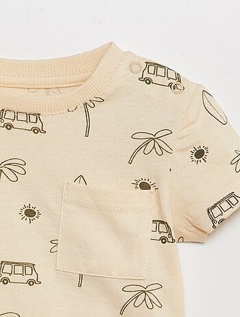 T-shirt com bolso frontal