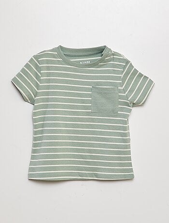 T-shirt com bolso frontal