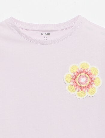 T-shirt com bordado no peito