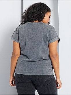 T-shirt com bordado tom sobre tom - Kiabi