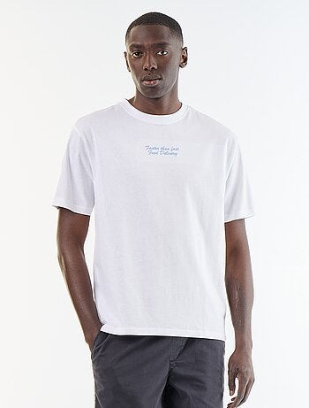 T-shirt com bordados e mangas curtas