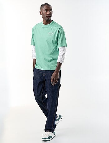 T-shirt com bordados e mangas curtas