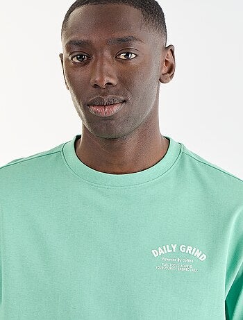 T-shirt com bordados e mangas curtas