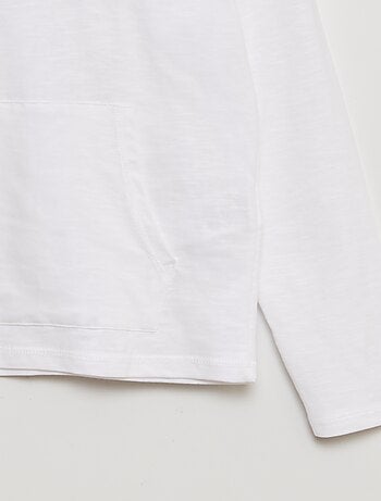 T-shirt com capuz