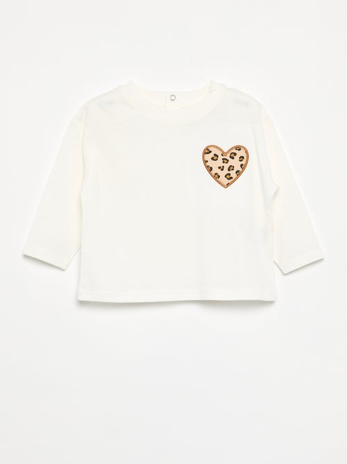 T-shirt com "coração" em patch no peito - Kiabi