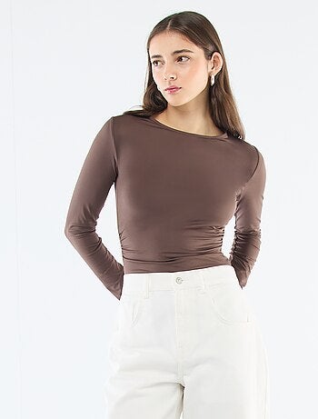 T-shirt com costas abertas