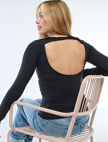 T-shirt com costas abertas