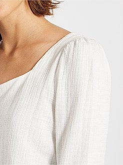 T-shirt com decote cruzado - Kiabi