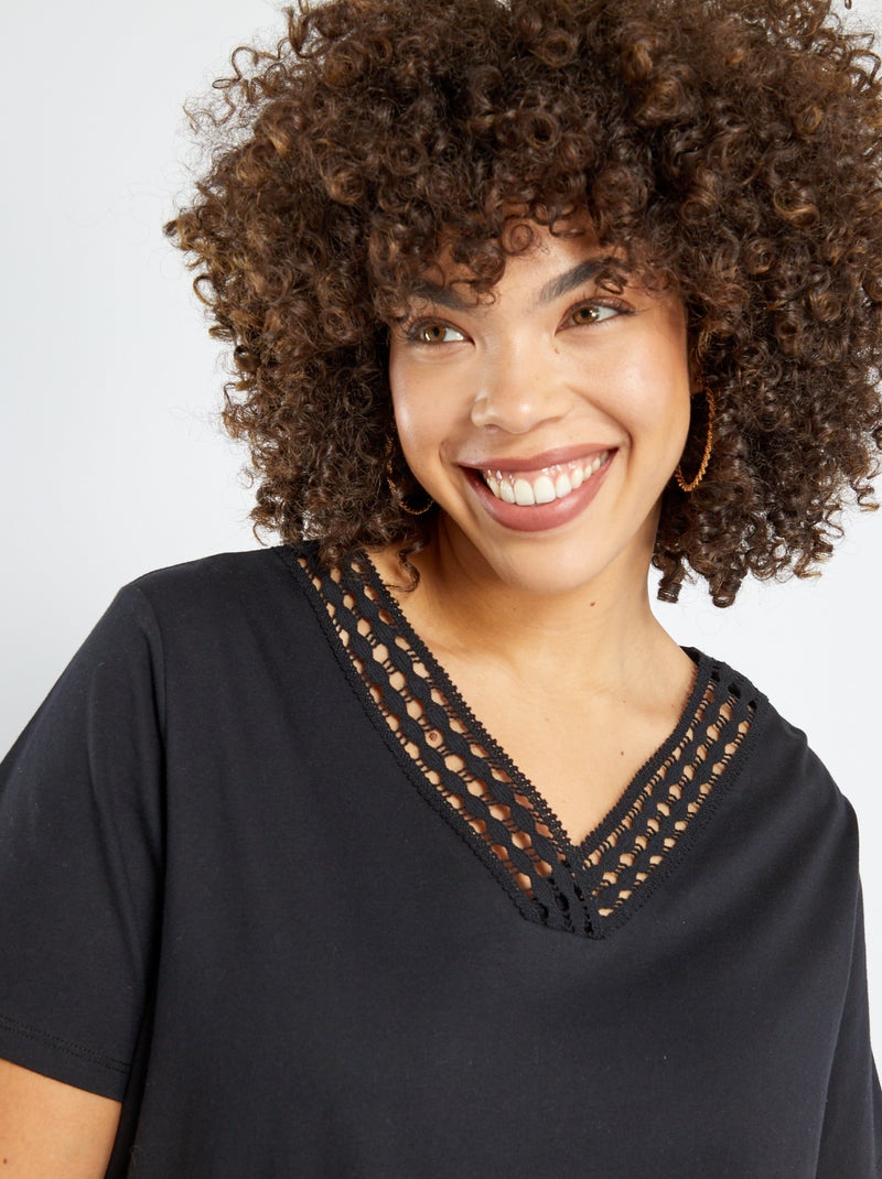 T-shirt com decote em bico Preto - Kiabi