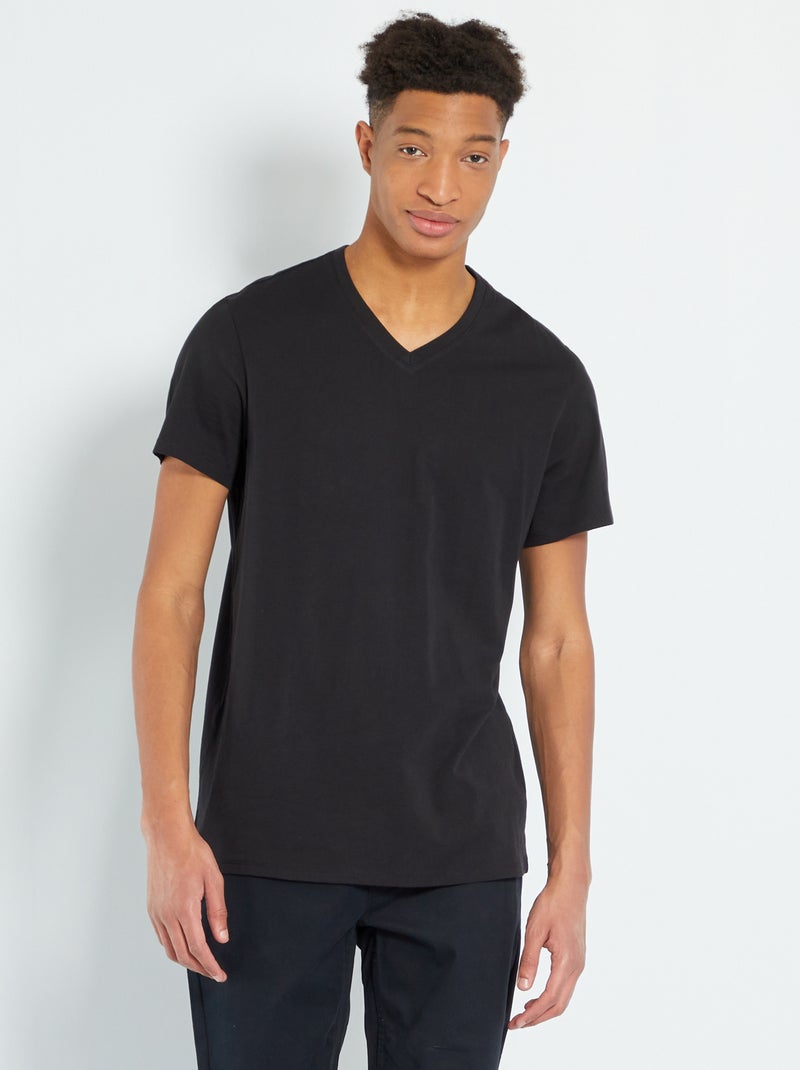 T-shirt com decote em V +1,90 m Preto - Kiabi
