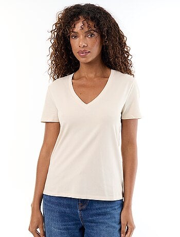 T-shirt com decote em V