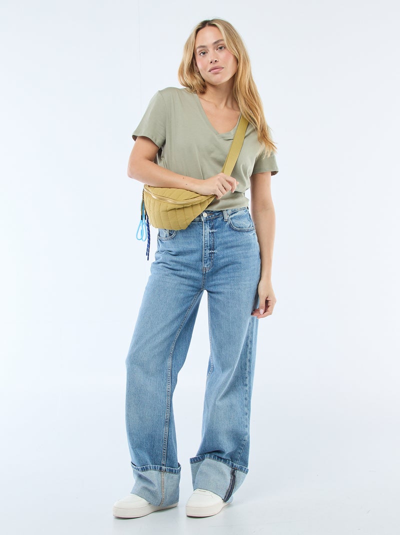 T-shirt com decote em V Verde - Kiabi