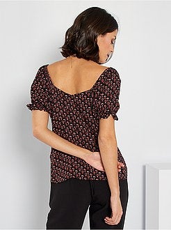 T-shirt com decote quadrado - Kiabi