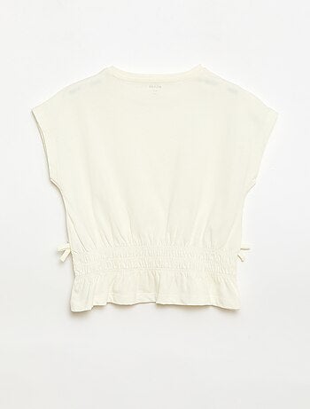 T-shirt com detalhe smock e laços na cintura