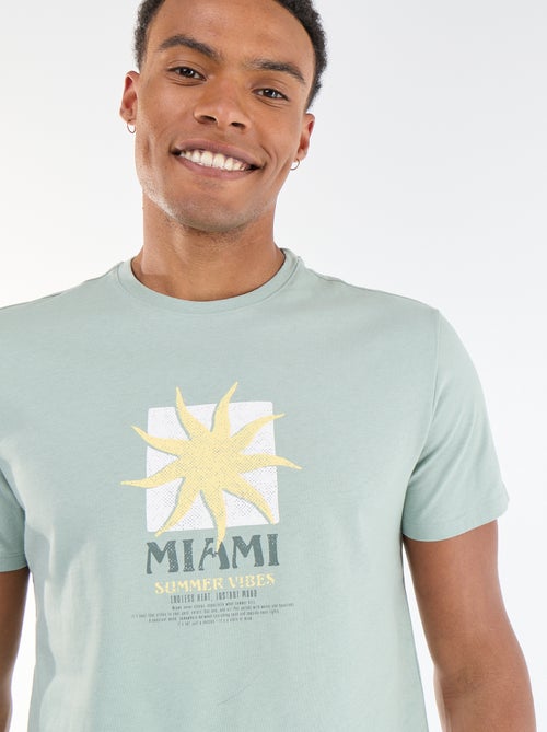 T-shirt com Estampa Frente e Verso e Mangas Curtas - Kiabi