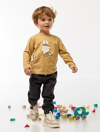 T-shirt com estampado animado