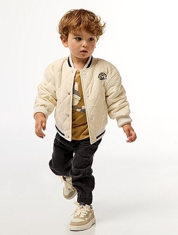 T-shirt com estampado animado