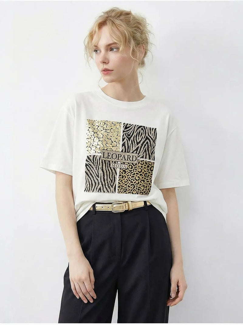 T-shirt com estampado de leopardo e lantejoulas, gola redonda. Lucci Branco - Kiabi