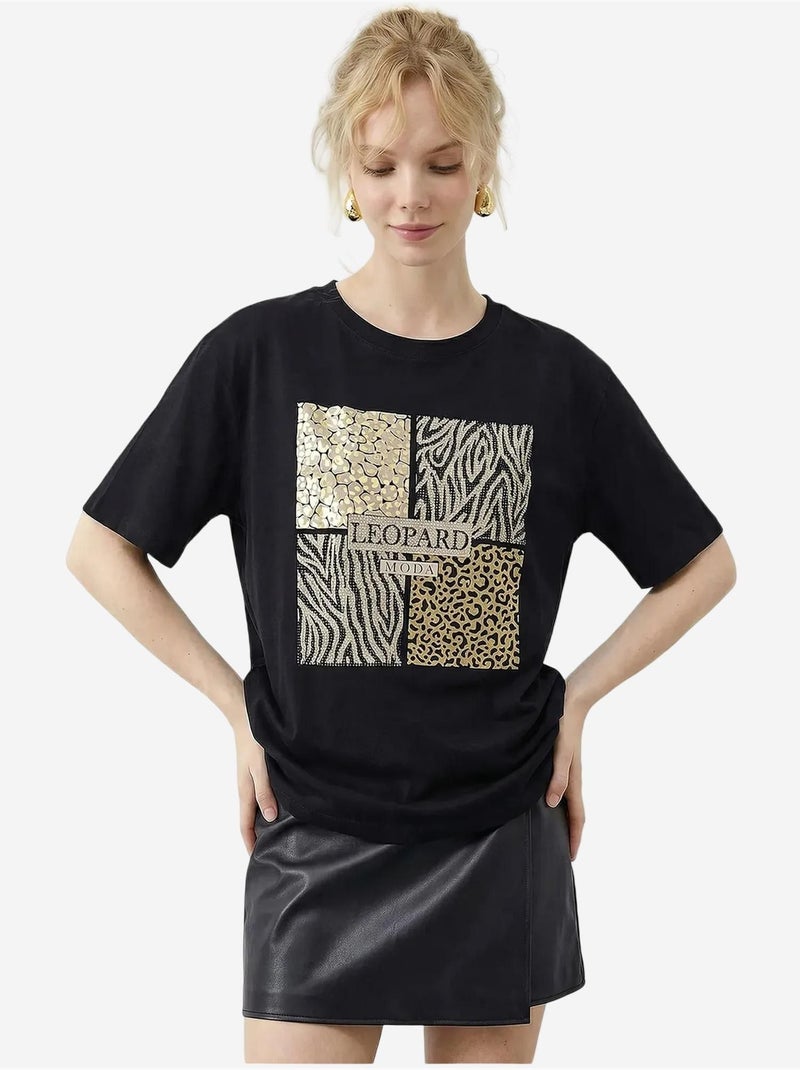 T-shirt com estampado de leopardo e lantejoulas, gola redonda. Lucci Preto - Kiabi