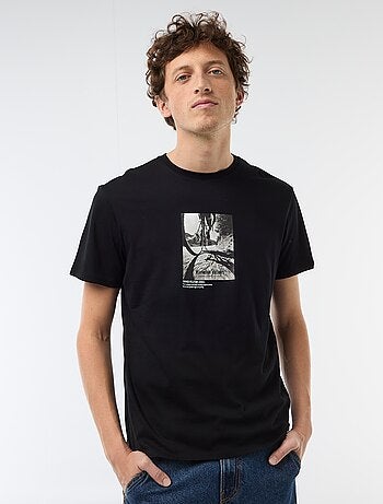 T-shirt com estampado fantasia