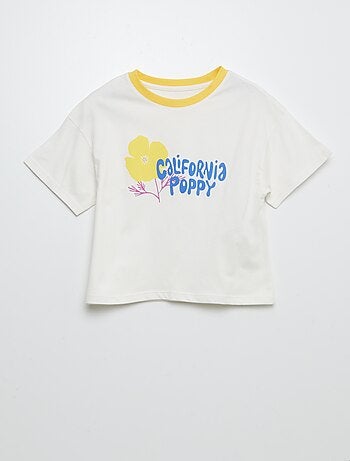 T-shirt com estampado, manga curta e gola redonda