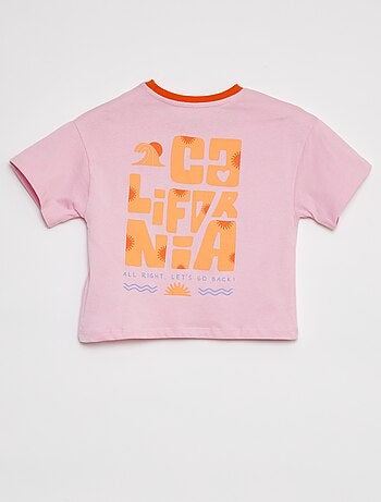 T-shirt com estampado, manga curta e gola redonda