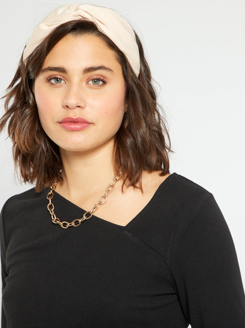 T-shirt com gola assimétrica Preto - Kiabi