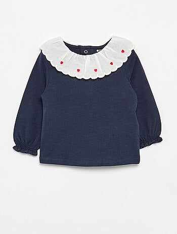 T-shirt com gola Claudine