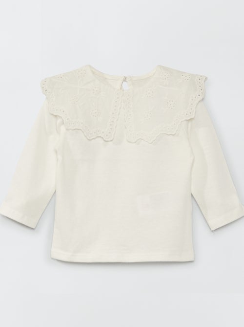 T-shirt com gola claudine em bordado inglês - Kiabi